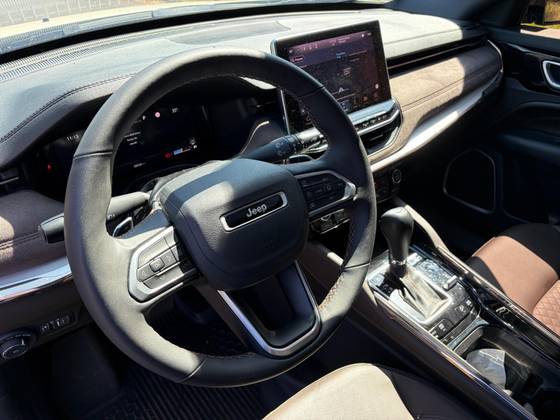 JEEP COMMANDER 2.0 HURRICANE 4 TURBO GASOLINA OVERLAND AT9 JEEP COMMANDER 2.0 HURRICANE 4 TURBO GASOLINA OVERLAND AT9